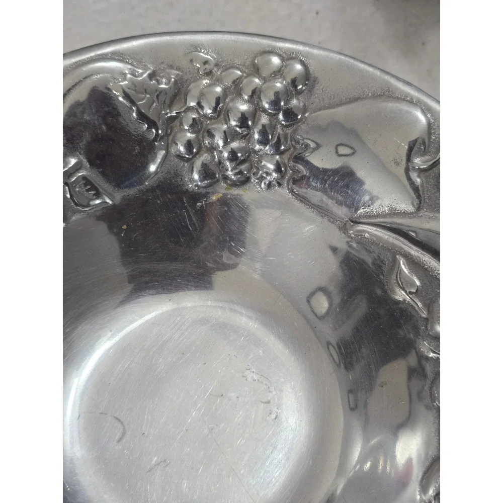Wilton Armetale Metal Fruit Bowl Grape Leaf Embossed Serving Dish